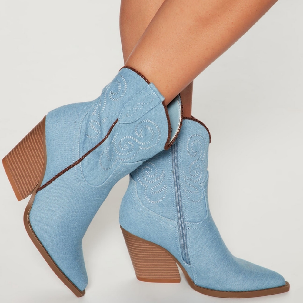 Western Style Denim low rise "unisex" boots (w-11) (m-9)